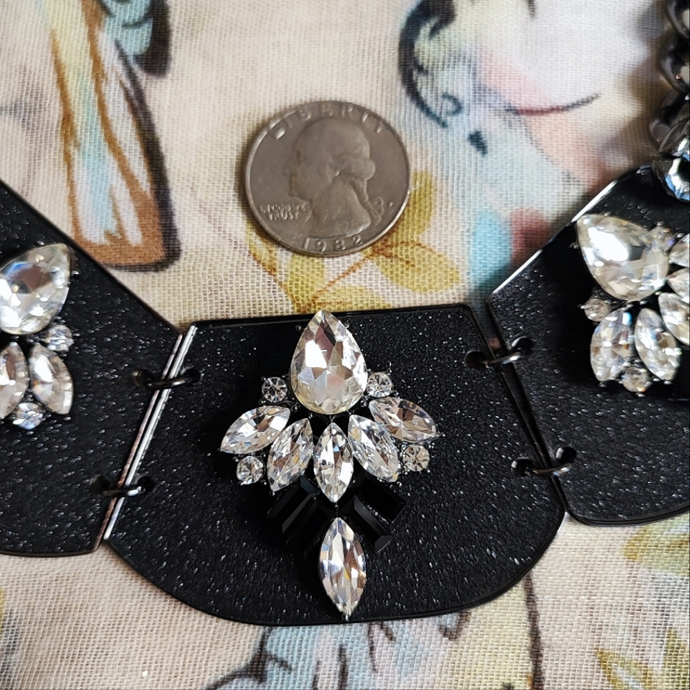 Allen B Schwartz ABS Black Shimmery Acrylic Clear Rhinestone Statement Necklace - Picture 9 of 12